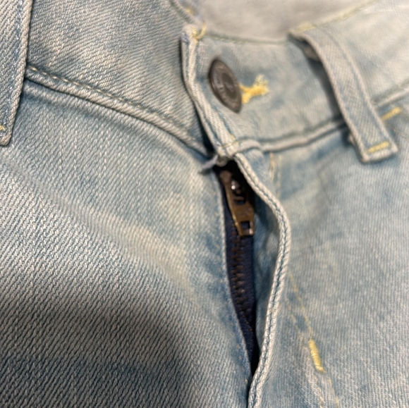 Hollister Women's Light Blue Jeans - Picture 8 of 8